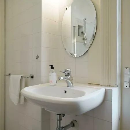 Spacious 4p Canal Apartamento *